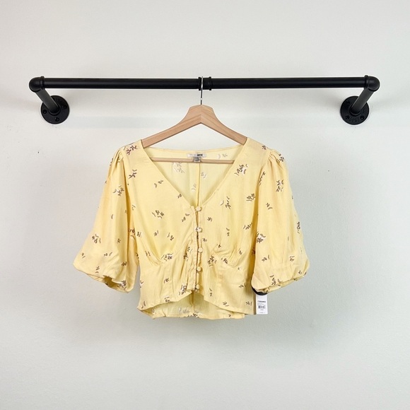 NWT Amuse Society Granita Floral Woven V-Neck Top In Yellow - Picture 3 of 7